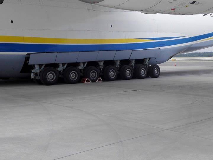 Malpensa - Il ritorno dell'Antonov- foto di Matteo Legnani