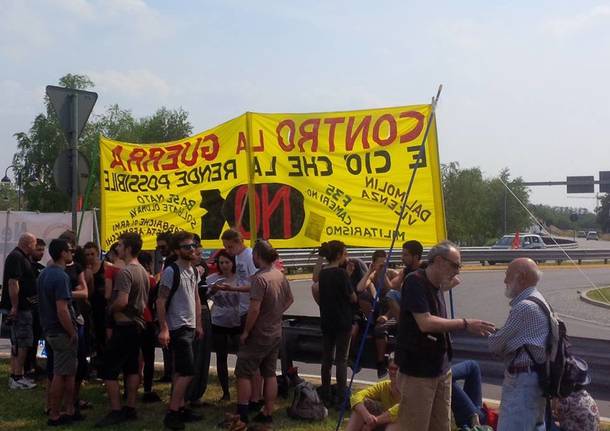 manifestazione pacifisti solbiate olona nato