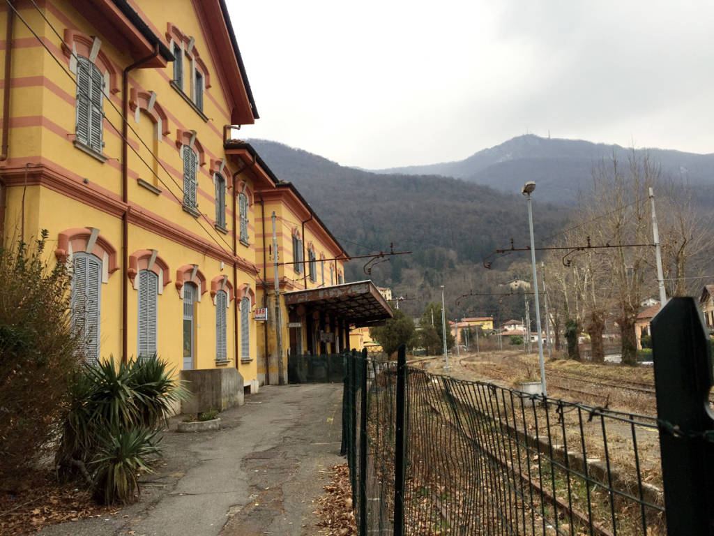 porto ceresio - la stazione abbandonata