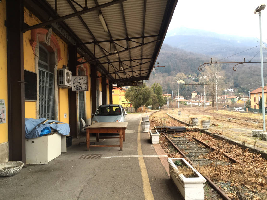 porto ceresio - la stazione abbandonata