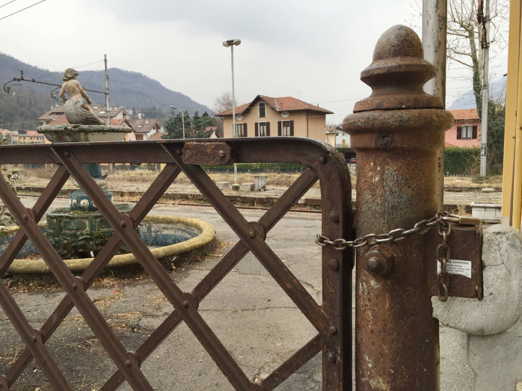 porto ceresio - la stazione abbandonata