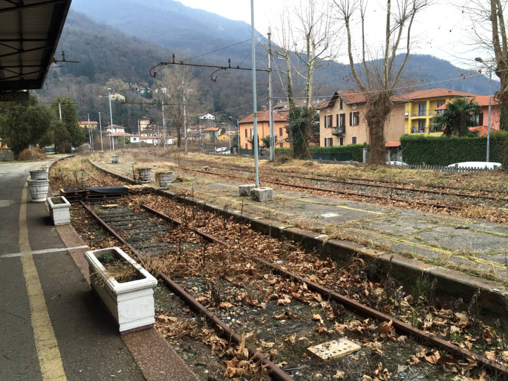 porto ceresio - la stazione abbandonata