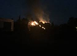 Incendio in una fabbrica di vernici