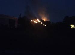 Incendio in una fabbrica di vernici