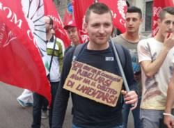 Lavoratori in piazza a Milano