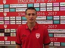 Aleksa Avramovic si presenta a Varese