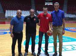 Aleksa Avramovic si presenta a Varese