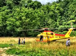 Contro il palo e fuoristrada, incidente alla Schiranna