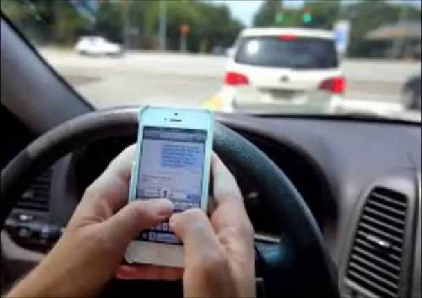 cellulare in auto
