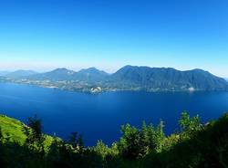 Fa caldo, ecco la giornata al lago dei lettori