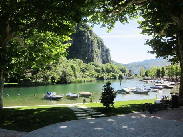 Fa caldo, ecco la giornata al lago dei lettori