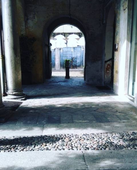 Gli ombrelli del Broletto