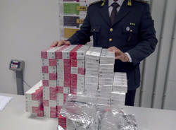 guardia di finanza agenzia dogane sequestro droga sigarette soldi farmaci