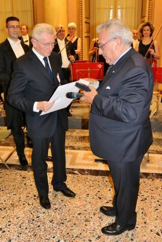 IMG 1734  688x1024 
