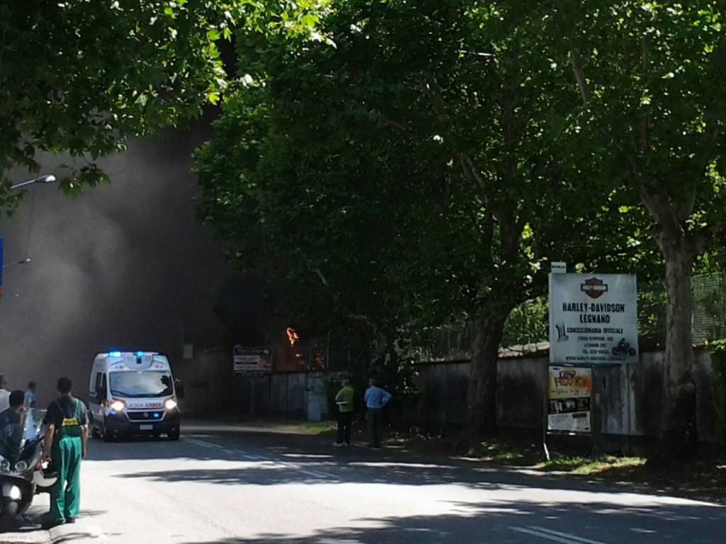 Incendio Castellanza via Diaz/2 - le foto dei lettori