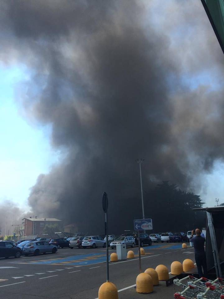 Incendio Castellanza via Diaz/2 - le foto dei lettori