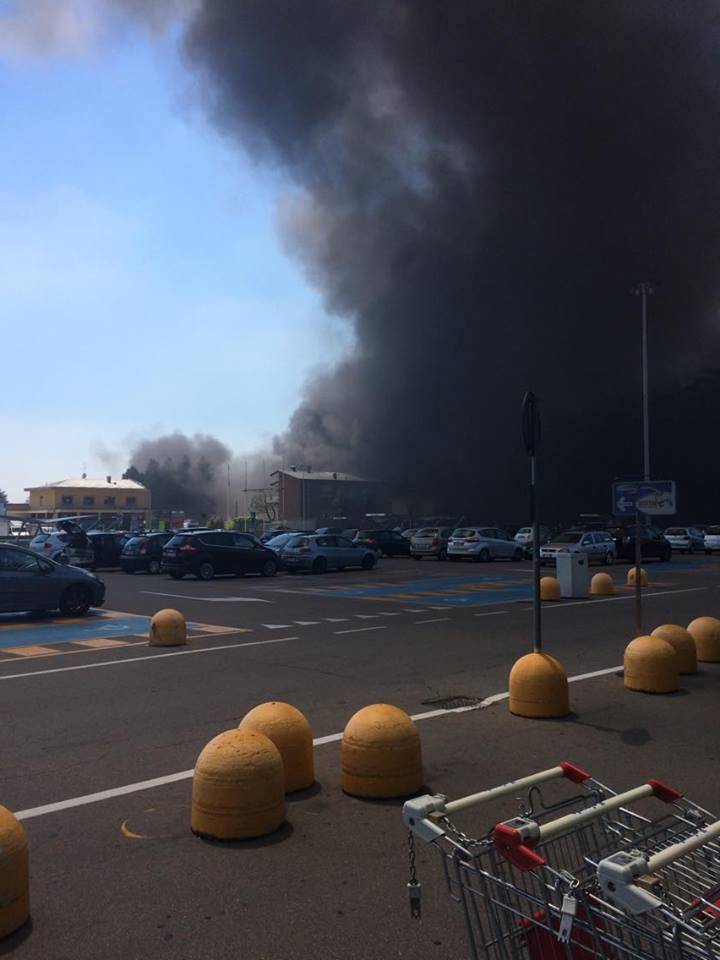 Incendio Castellanza via Diaz/2 - le foto dei lettori