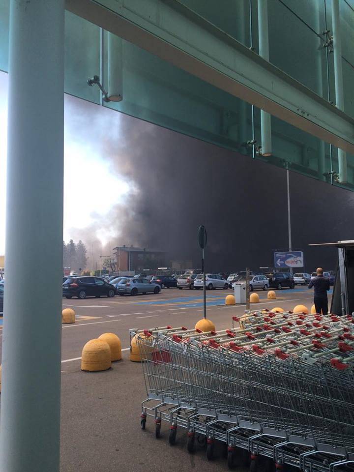Incendio Castellanza via Diaz/2 - le foto dei lettori