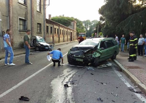 Incidente davanti al Municipio