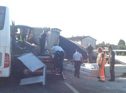 Incidente pullman camion in A1