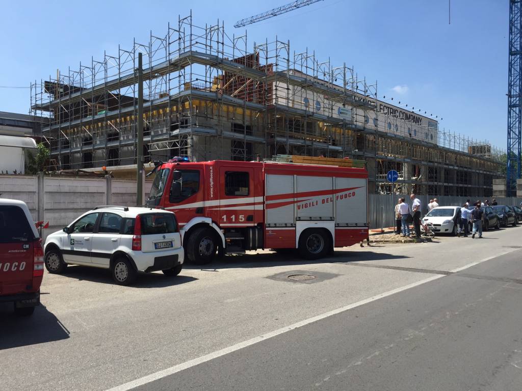 Incidente sul lavoro in via Legnano