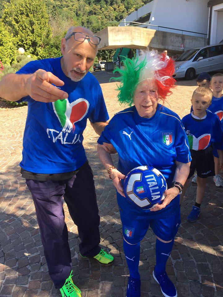 Induno Olona - 500 minitifosi e nonna olimpia