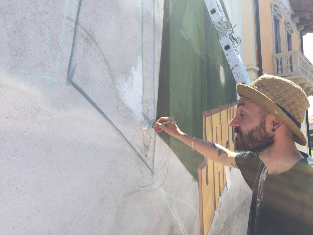 Ispra, un murales contro il gioco d'azzardo