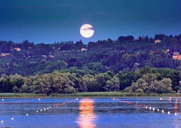 La luna spunta