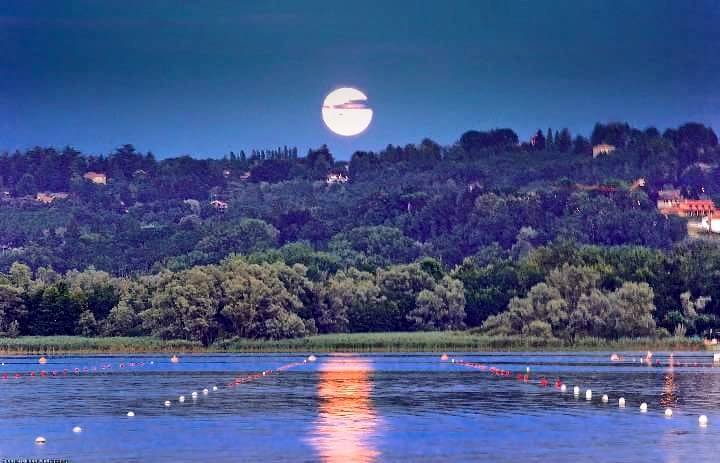 La luna spunta