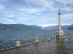 Lago Maggiore al limite, fuoriuscito a Monvalle