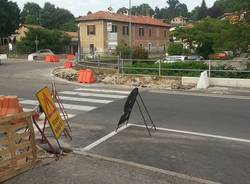 Nuova rotonda all'ospedale Galmarini