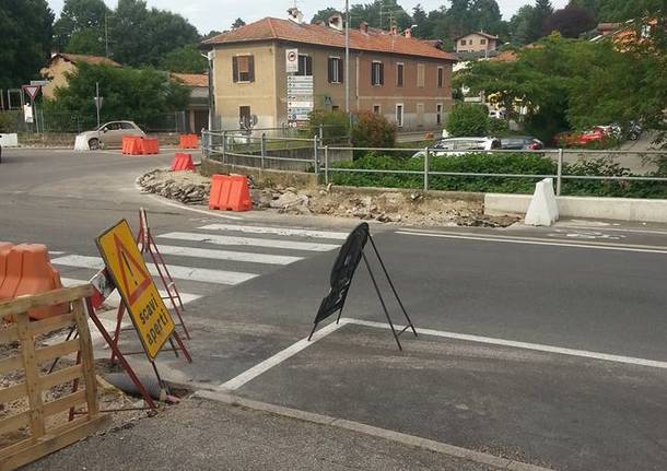 Nuova rotonda all'ospedale Galmarini