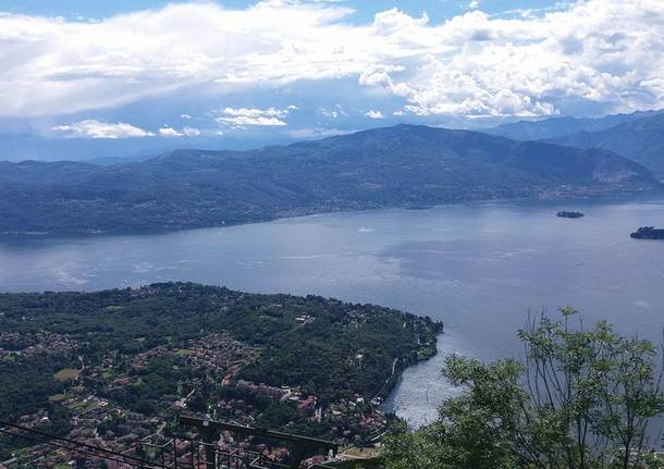 Panorama dalla funivia di Laveno