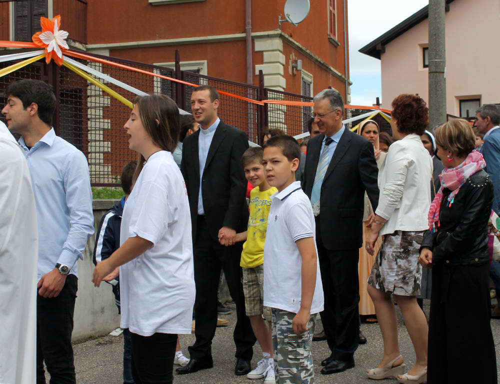 Vedano ha festeggiato il suo don "Battino"