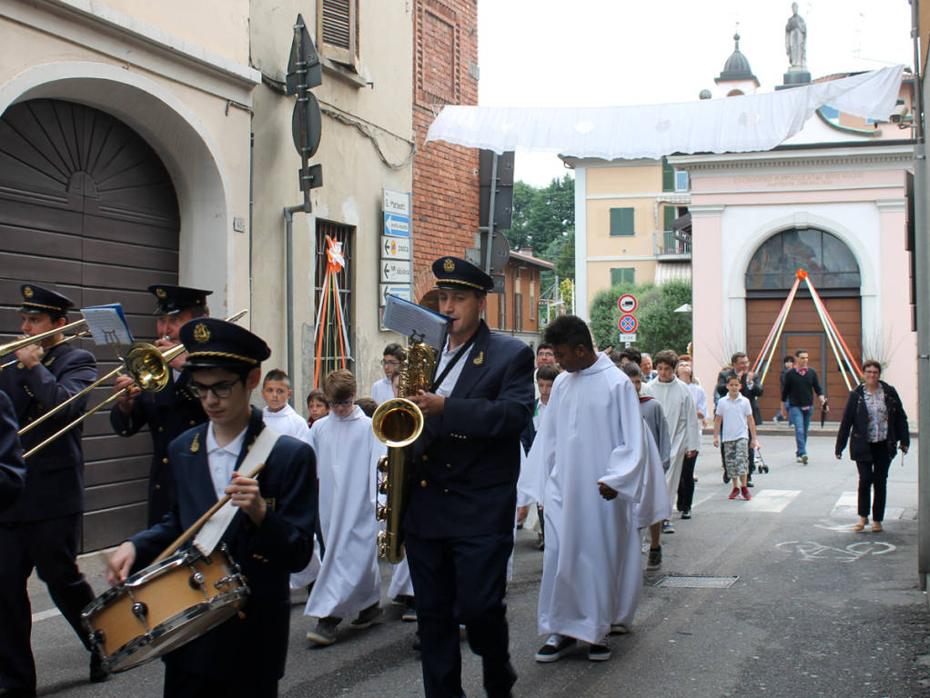 Vedano ha festeggiato il suo don "Battino"