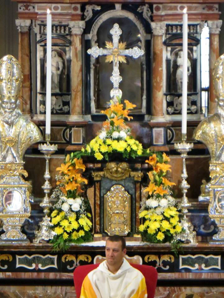 Vedano ha festeggiato il suo don "Battino"