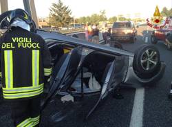 Auto ribaltata in autostrada