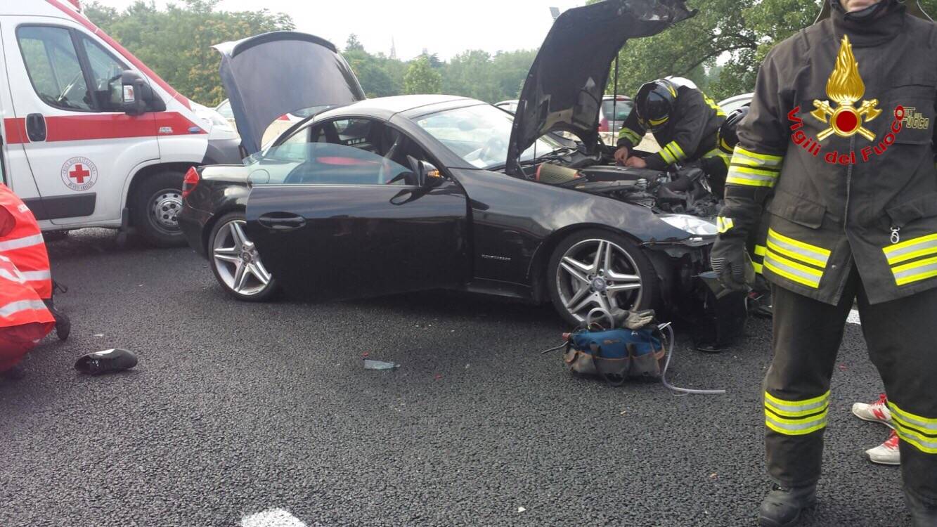 Caricamento temporaneo per contributo m2ejjev1oi