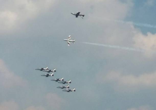 Frecce tricolori, le prove sul lago Maggiore