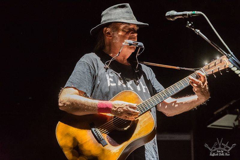 Neil Young in concerto al Market Sound 