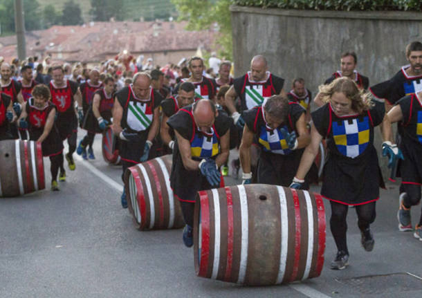 Palio dei castelli, la corsa delle botti