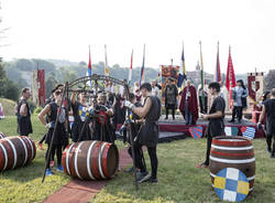 Palio dei Castelli, la pesatura delle botti