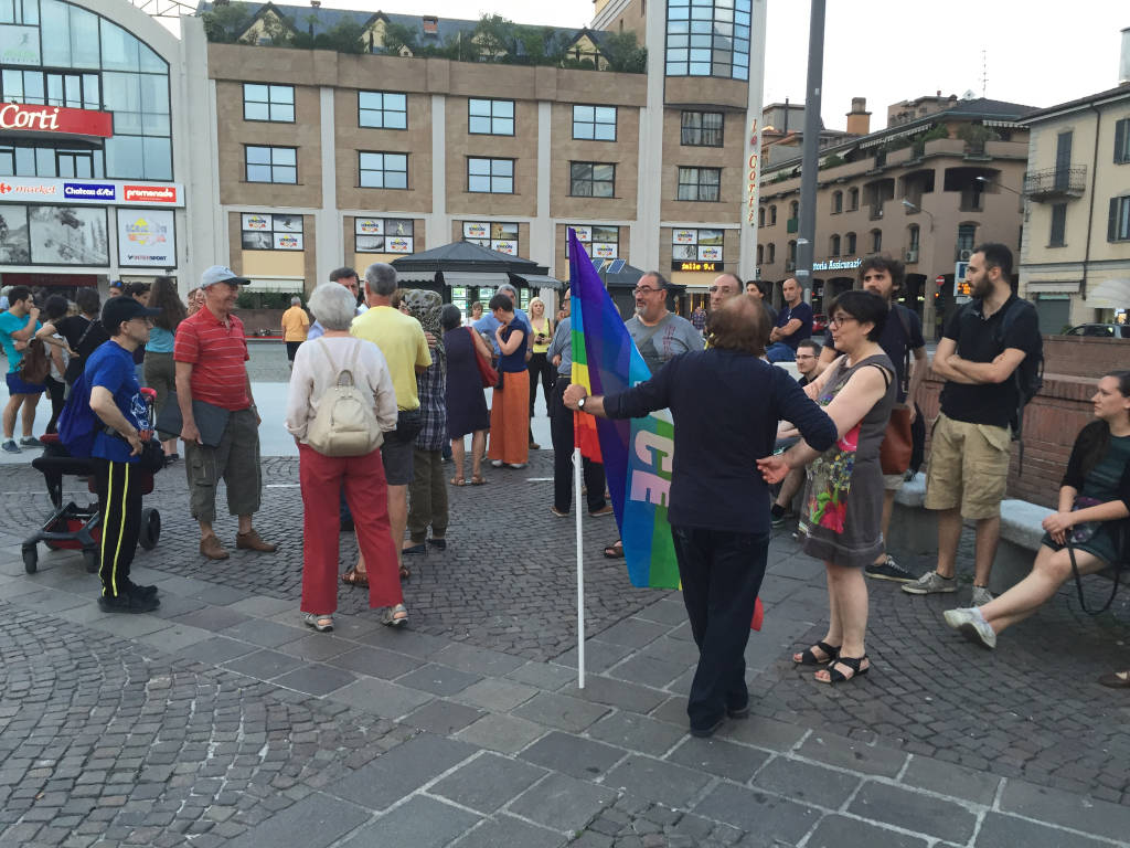 Presidio in piazza Repubblica per Emmanuel