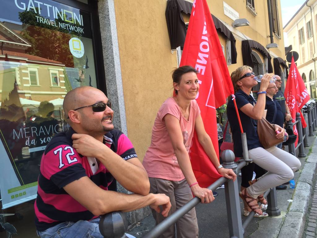 Protesta dei lavoratori della Quiete davanti il Tribunale