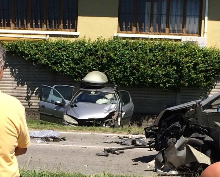 Scontro tra due auto