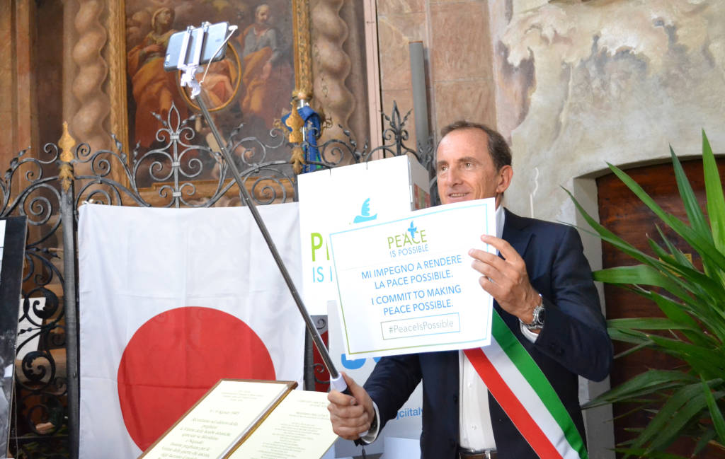 Selfie per la pace al Tempio Civico