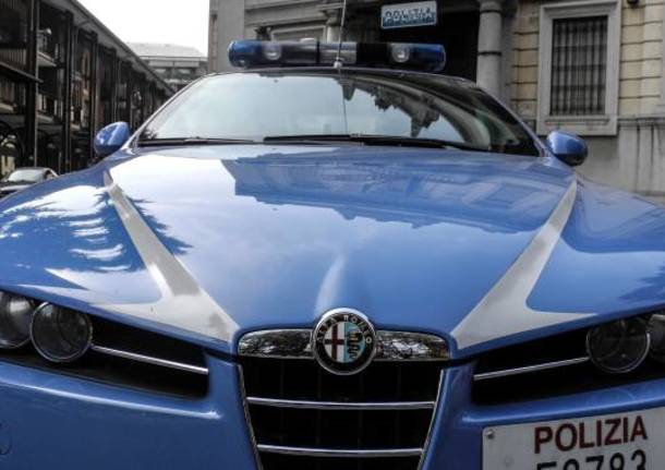 volante polizia generica commissariato busto arsizio