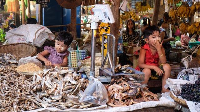 Gli sguardi del Myanmar