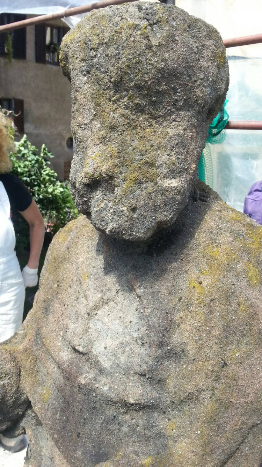 Il restauro della statua di sant'Ambrogio