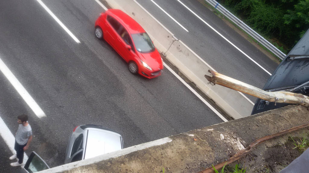 incidente cavalcavia a26 besnate